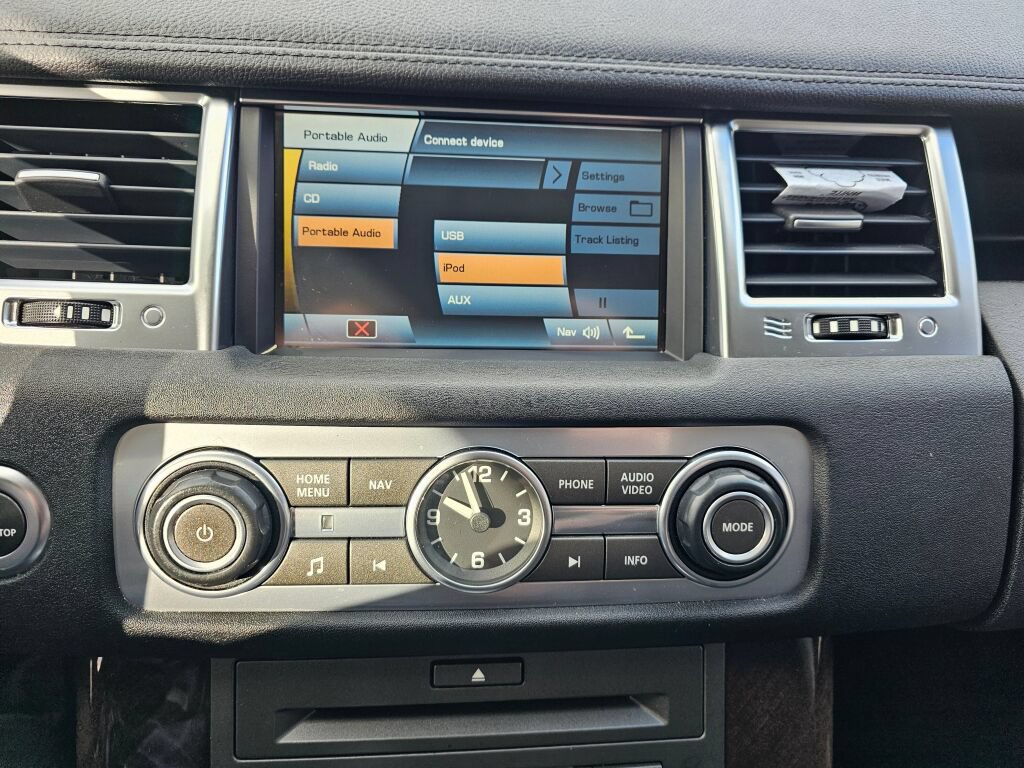 Used 2011 Land Rover Range Rover Sport HSE AWD/4WD image 25