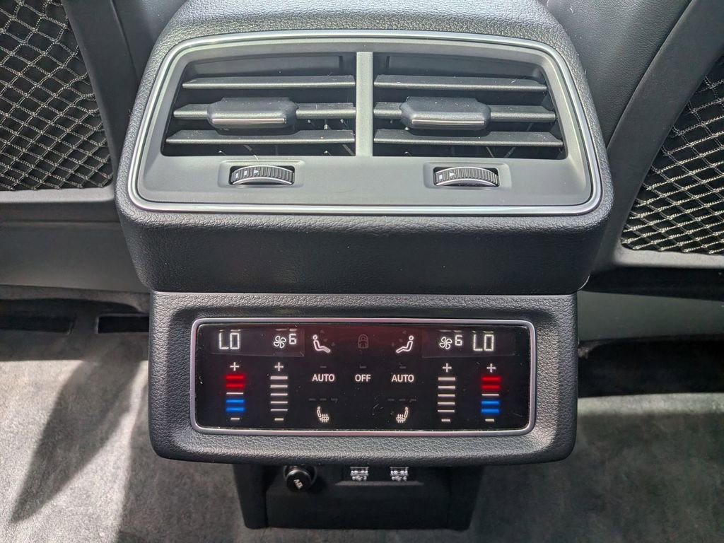 Used 2019 Audi e-tron Prestige w/ Prestige Package AWD/4WD image 35