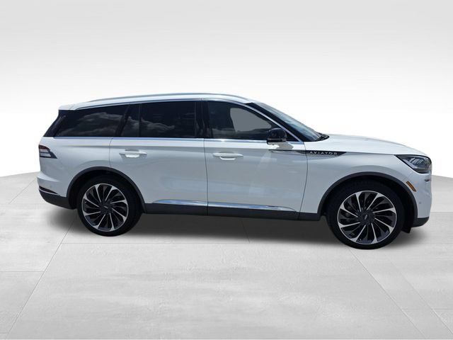 Used 2021 Lincoln Aviator Reserve w/ Equipment Group 201A AWD/4WD image 2