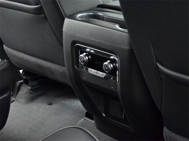 Used 2025 GMC Yukon XL Denali w/ Sun & Power Step Package image 33