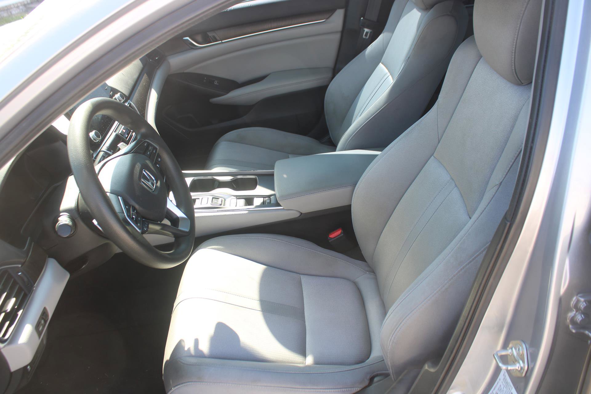 Used 2020 Honda Accord EX image 9