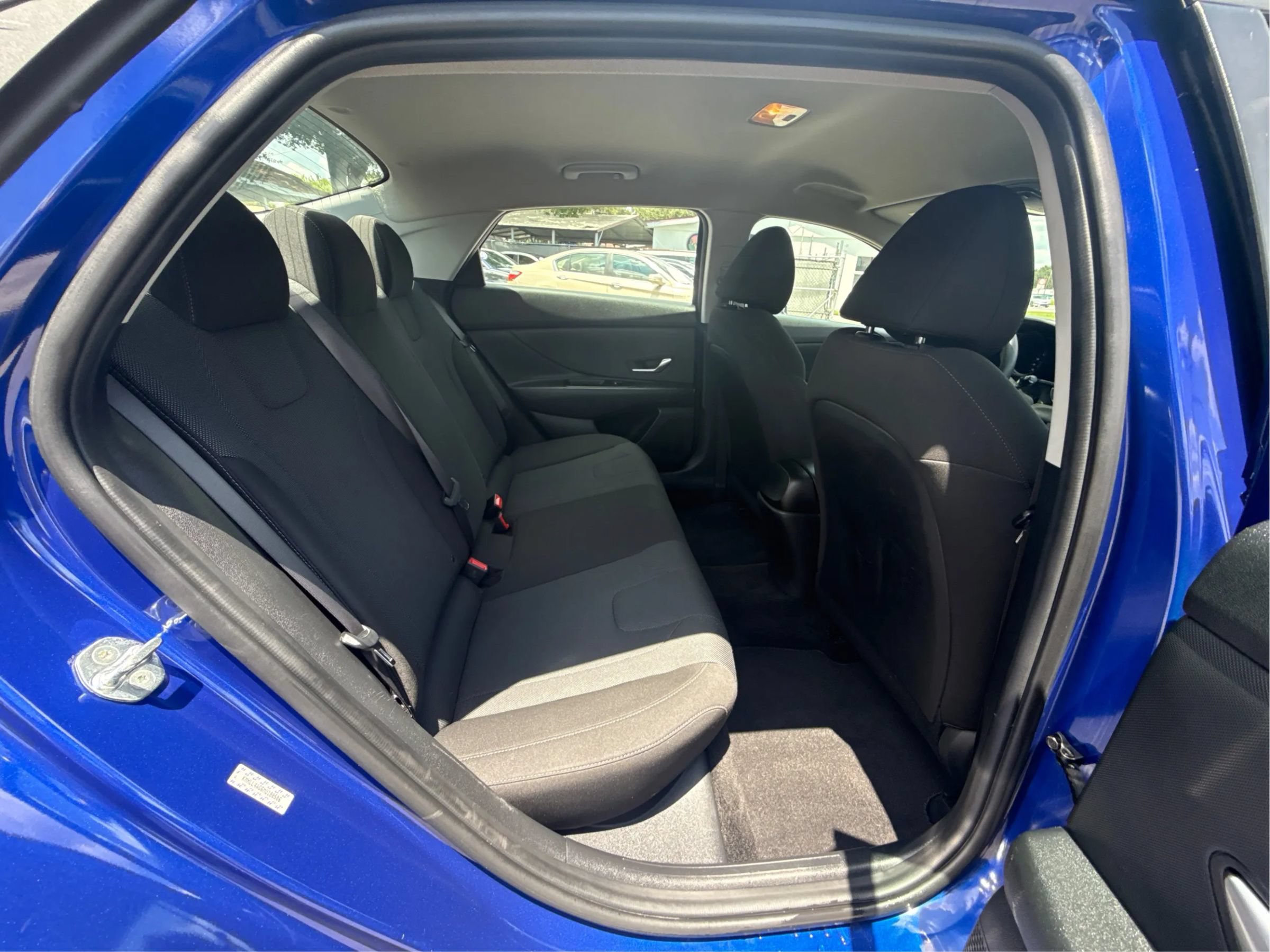 Used 2021 Hyundai Elantra SE FWD image 22