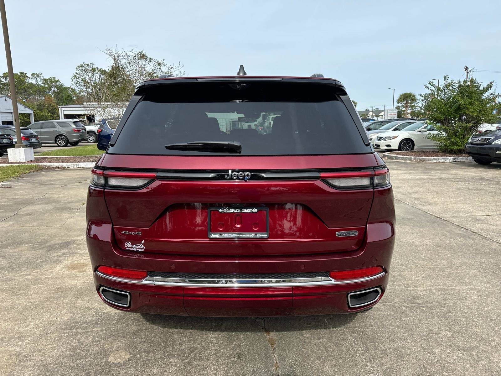 New 2024 Jeep Grand Cherokee Overland RWD image 4