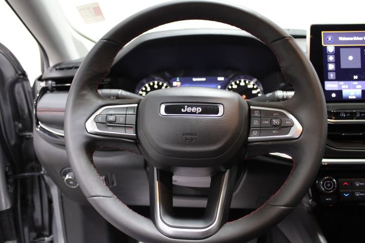 Used 2022 Jeep Compass Trailhawk image 35
