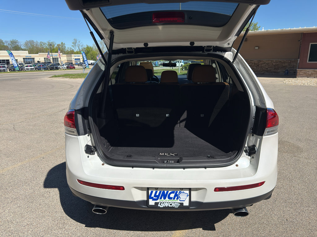 Used 2013 Lincoln MKX FWD image 25