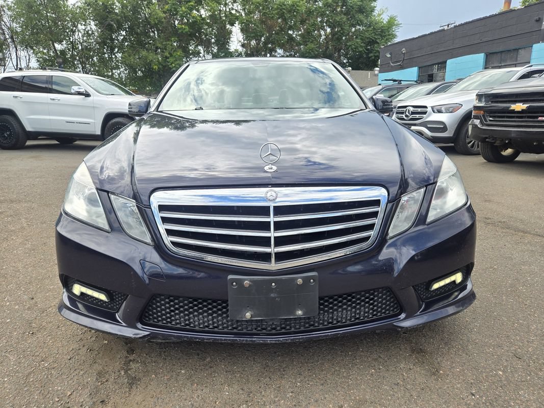 Used 2011 Mercedes-Benz E 350 4MATIC Sedan image 3