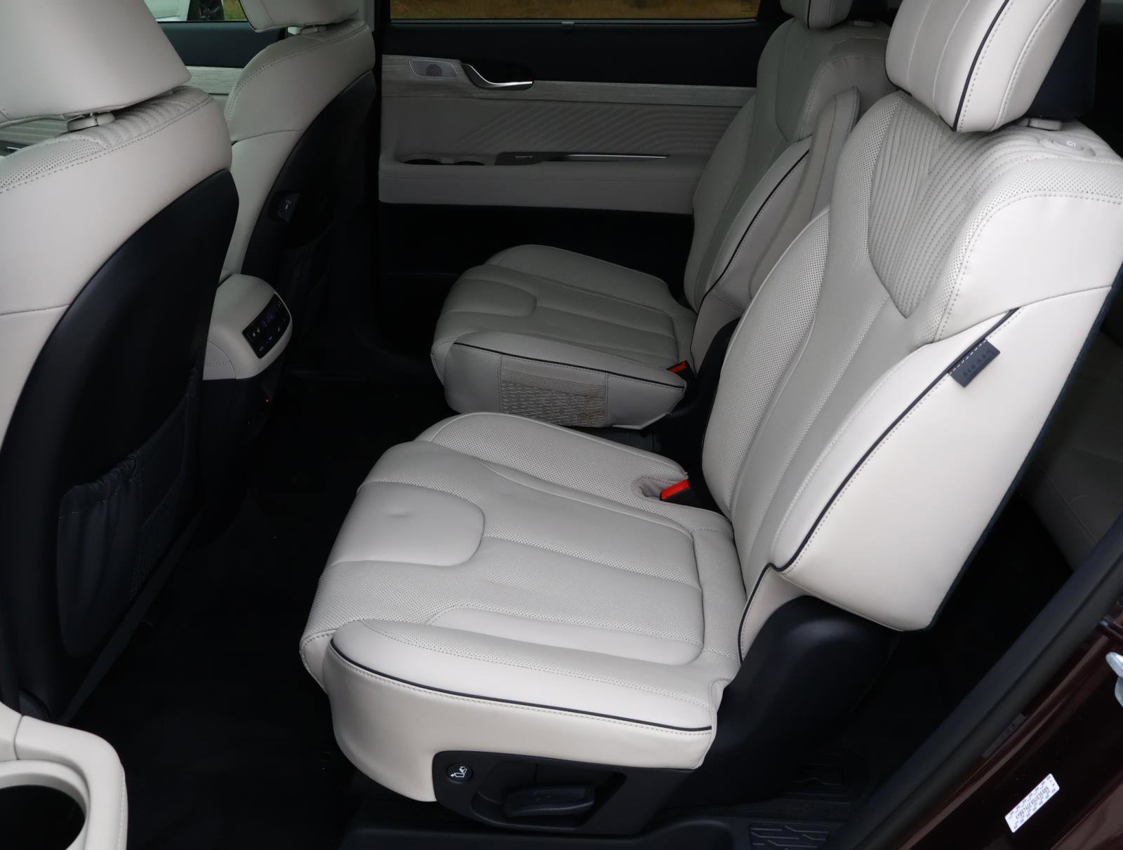 Used 2025 Hyundai Palisade Calligraphy image 21