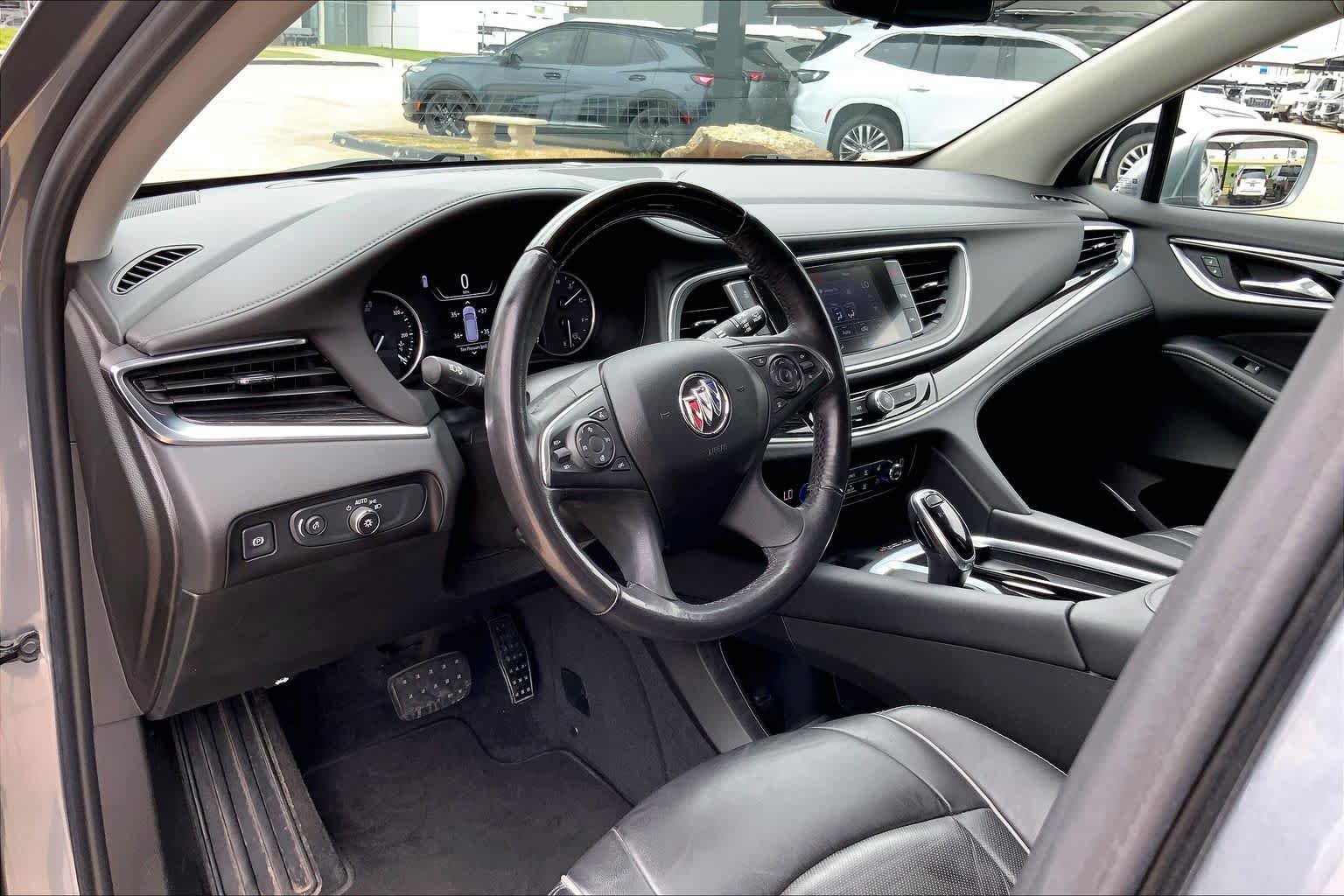 Used 2020 Buick Enclave Avenir w/ Avenir Technology Package image 17