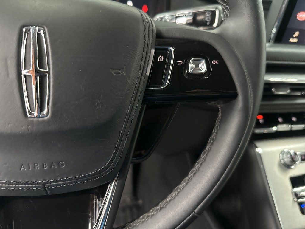 Used 2024 Lincoln Aviator AWD w/ Premium Package image 17