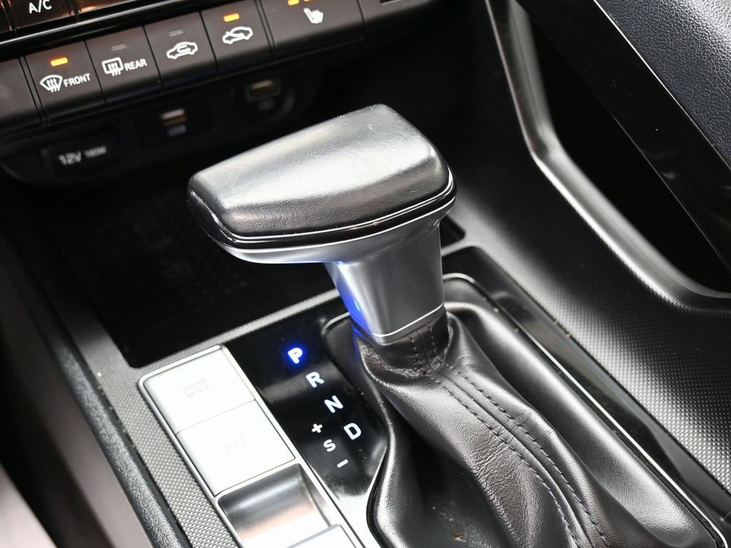 Used 2022 Hyundai Elantra Limited image 30