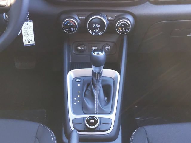 Used 2021 Hyundai Venue SEL FWD image 17