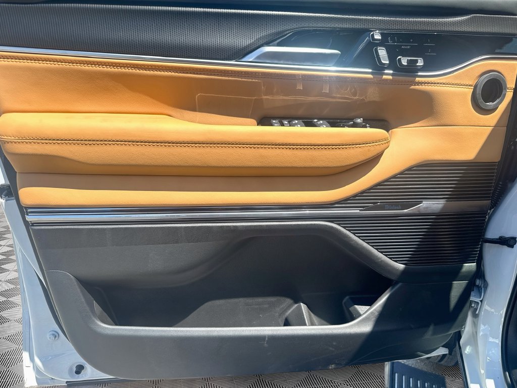 New 2026 Jeep Grand Wagoneer Summit AWD/4WD image 19