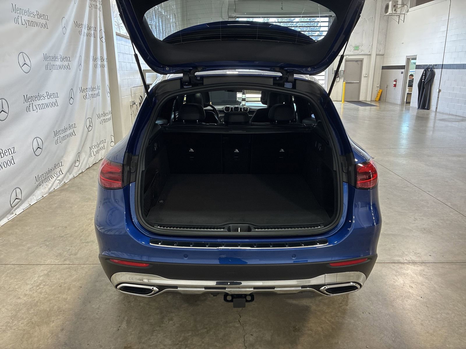 New 2025 Mercedes-Benz GLC 300 4MATIC image 5