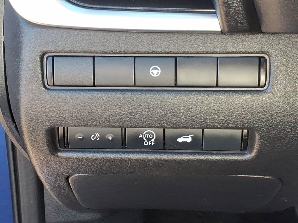 Used 2023 Nissan Rogue SV w/ SV Premium B Package AWD/4WD image 5