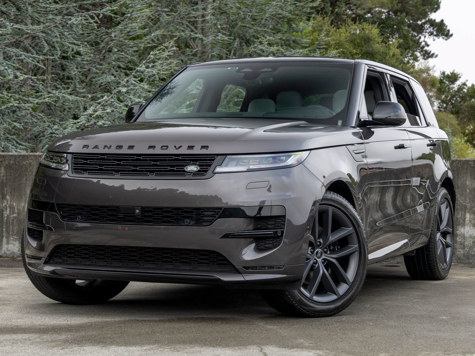 Used 2024 Land Rover Range Rover Sport Dynamic SE AWD/4WD image 1