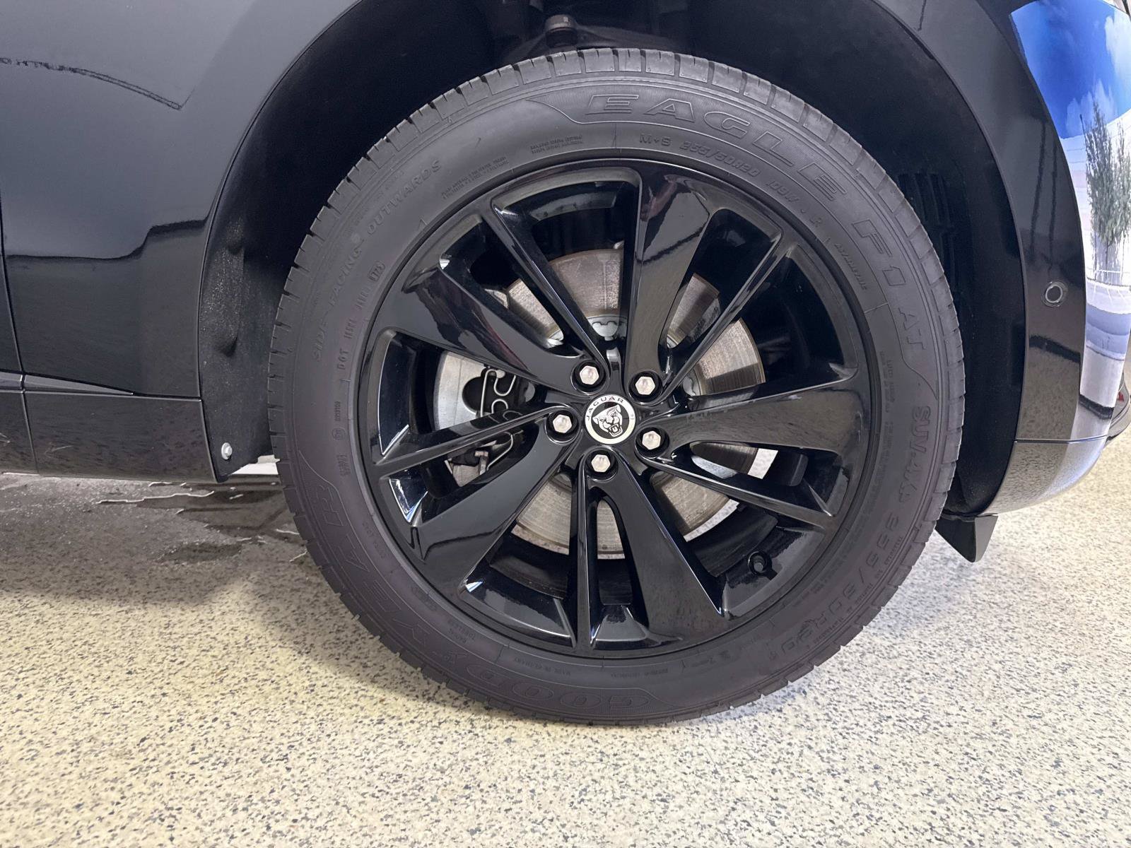 Certified 2026 Jaguar F-PACE R-Dynamic S AWD/4WD image 9
