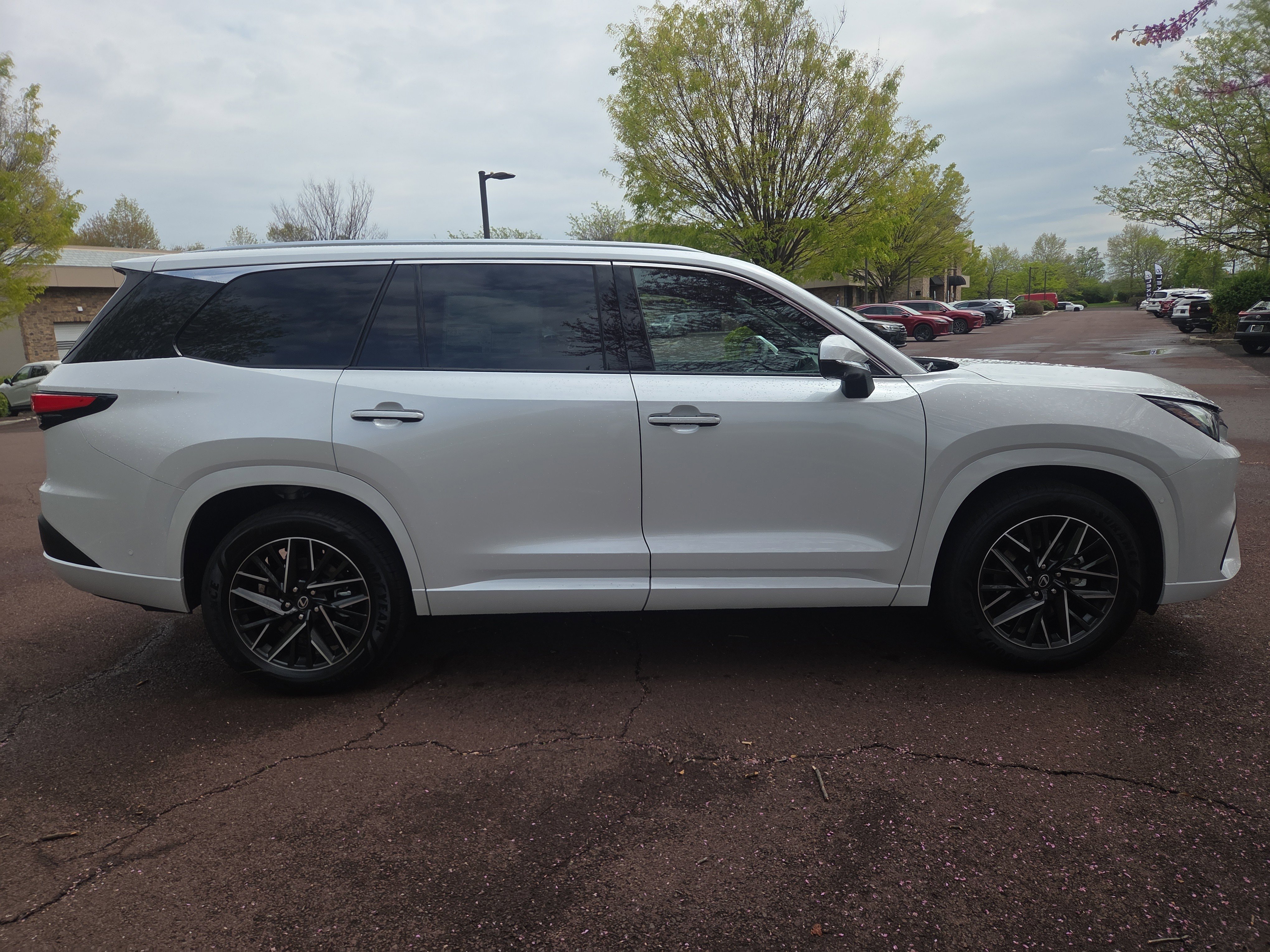 New 2026 Lexus TX 350 AWD image 2