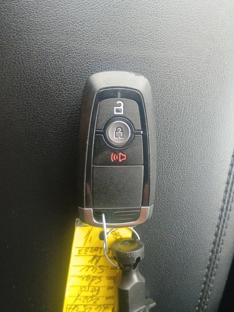Used 2024 Ford Edge SEL AWD/4WD image 18
