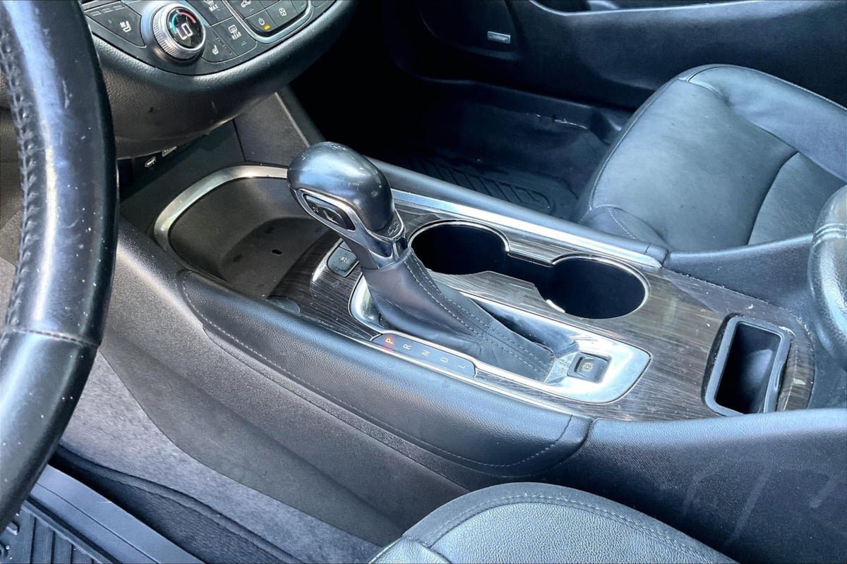 Used 2021 Chevrolet Malibu Premier FWD image 14