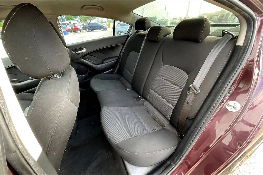 Used 2017 Kia Forte LX FWD image 6