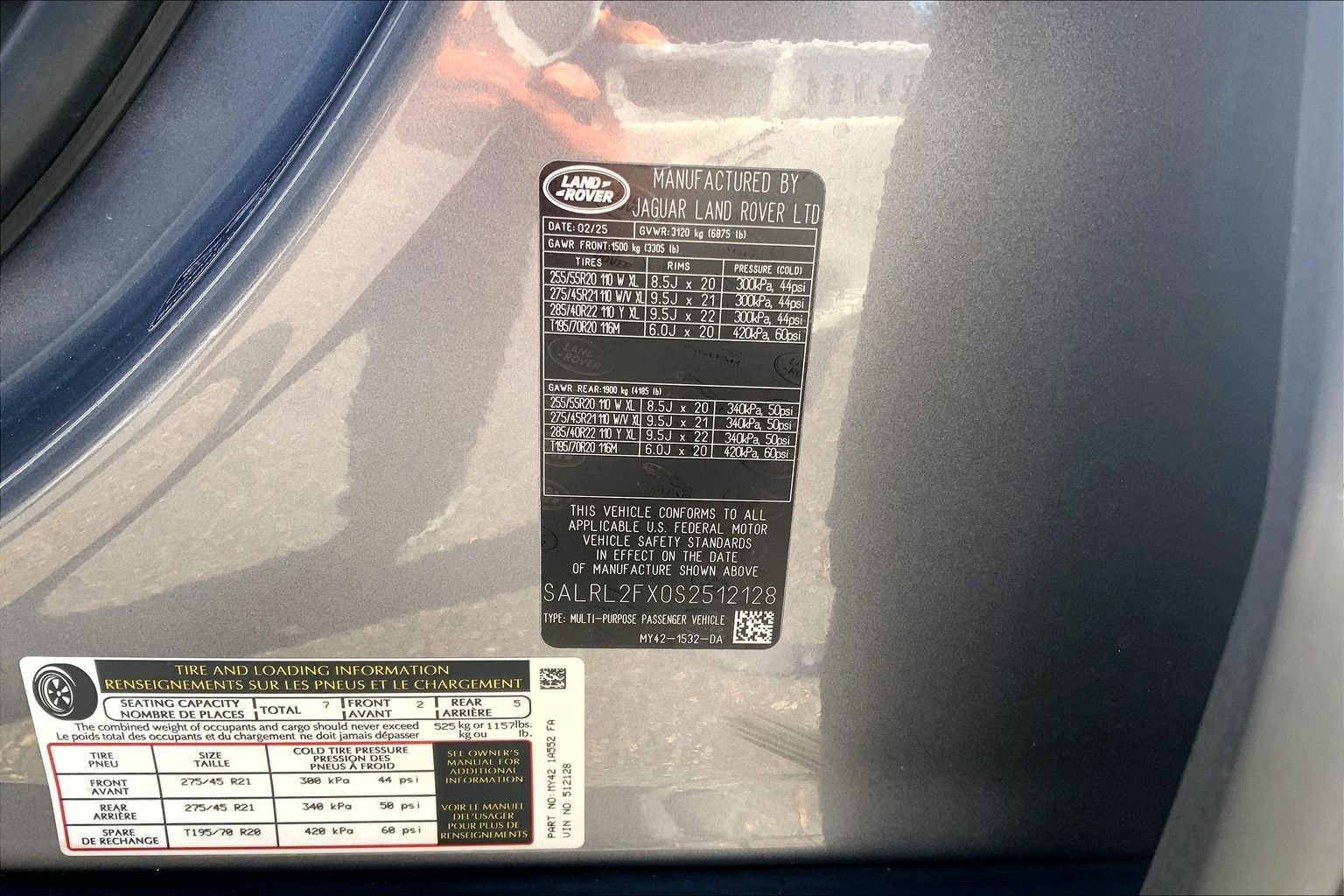Certified 2025 Land Rover Discovery Dynamic SE AWD/4WD image 33