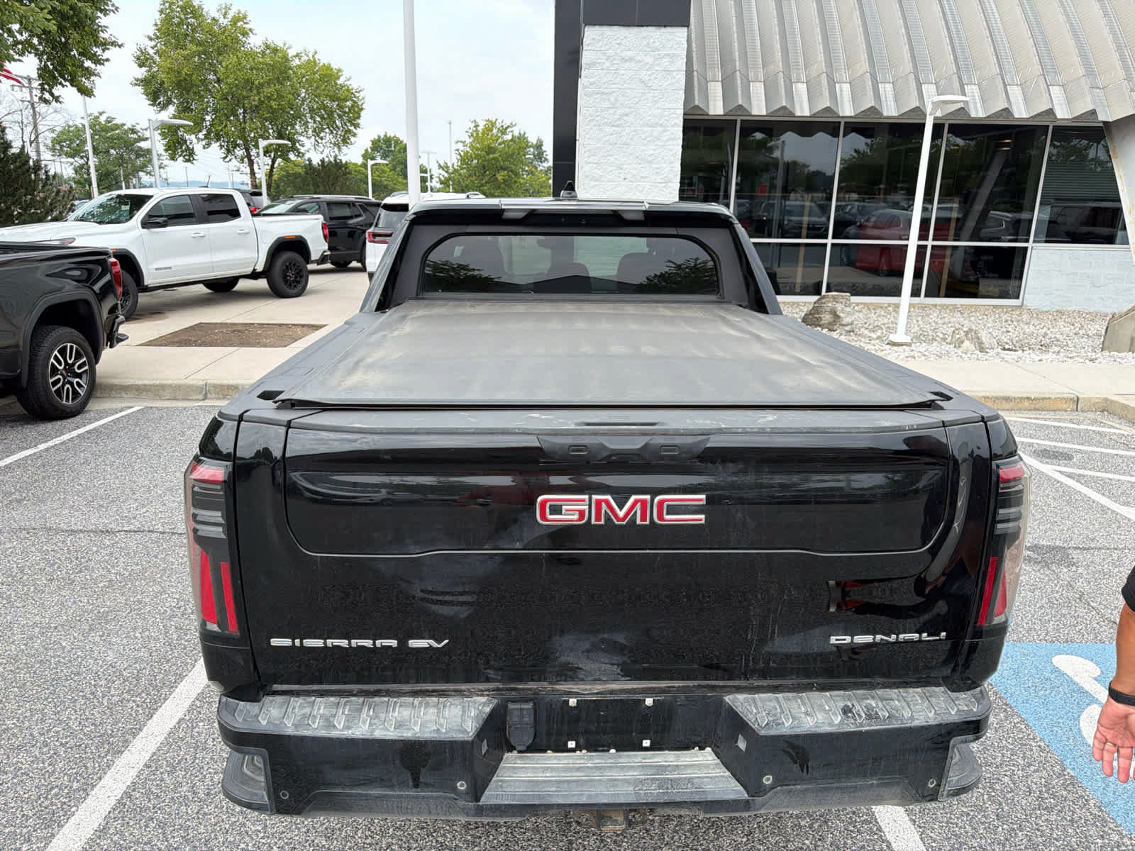 Certified 2026 GMC Sierra EV Denali AWD/4WD image 8