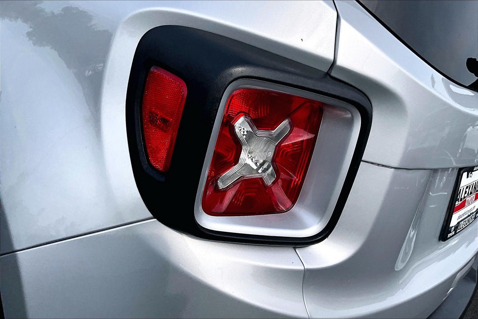 Used 2021 Jeep Renegade Latitude AWD/4WD image 27
