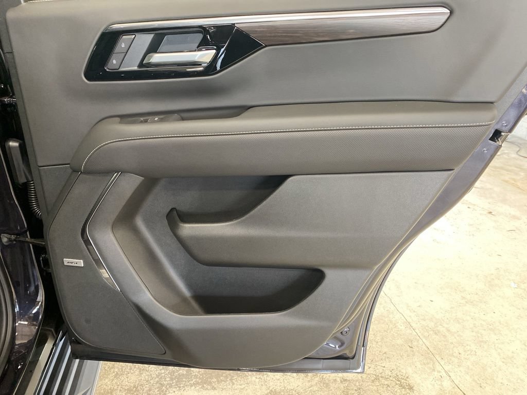New 2026 Chevrolet Tahoe Premier w/ Sun And Tow Package AWD/4WD image 24