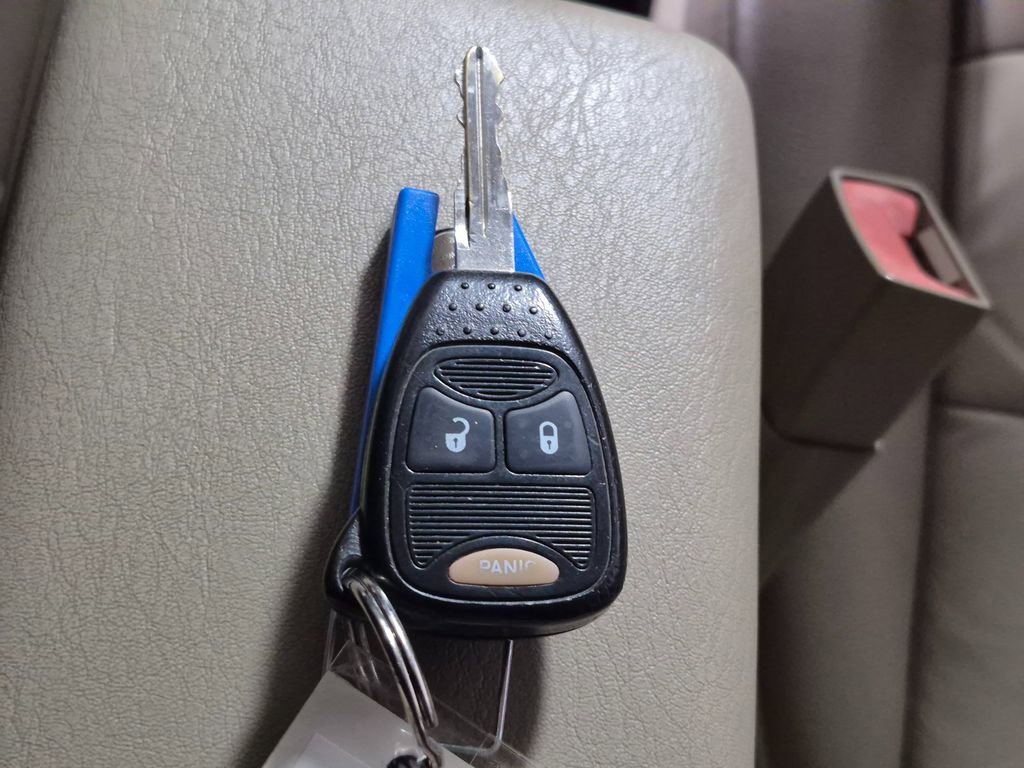Used 2008 Chrysler PT Cruiser Limited FWD image 26