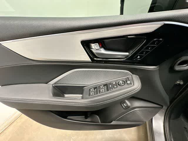 Used 2025 Acura MDX SH-AWD image 19
