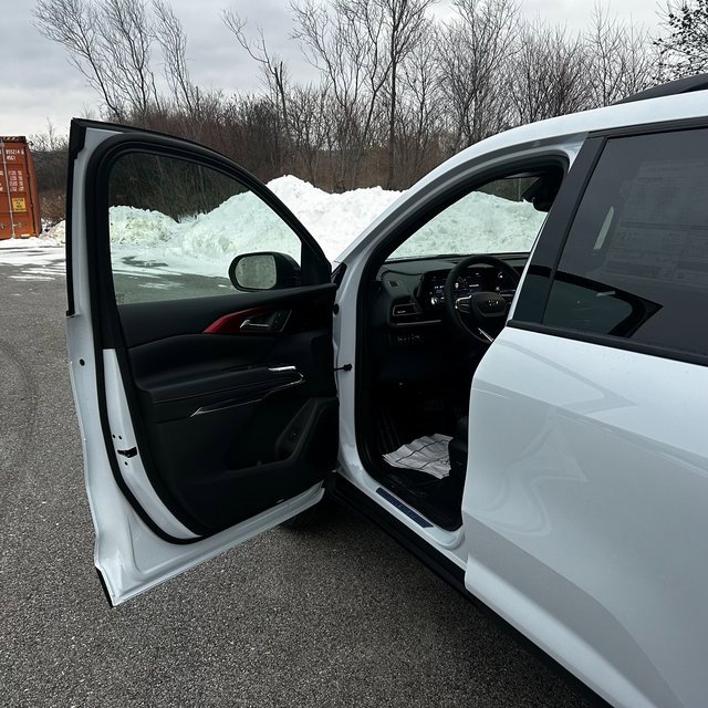 New 2026 Chevrolet Traverse Z71 w/ Driver Confidence Package image 17