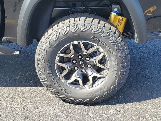 New 2026 Chevrolet Colorado ZR2 w/ Technology Package AWD/4WD image 31