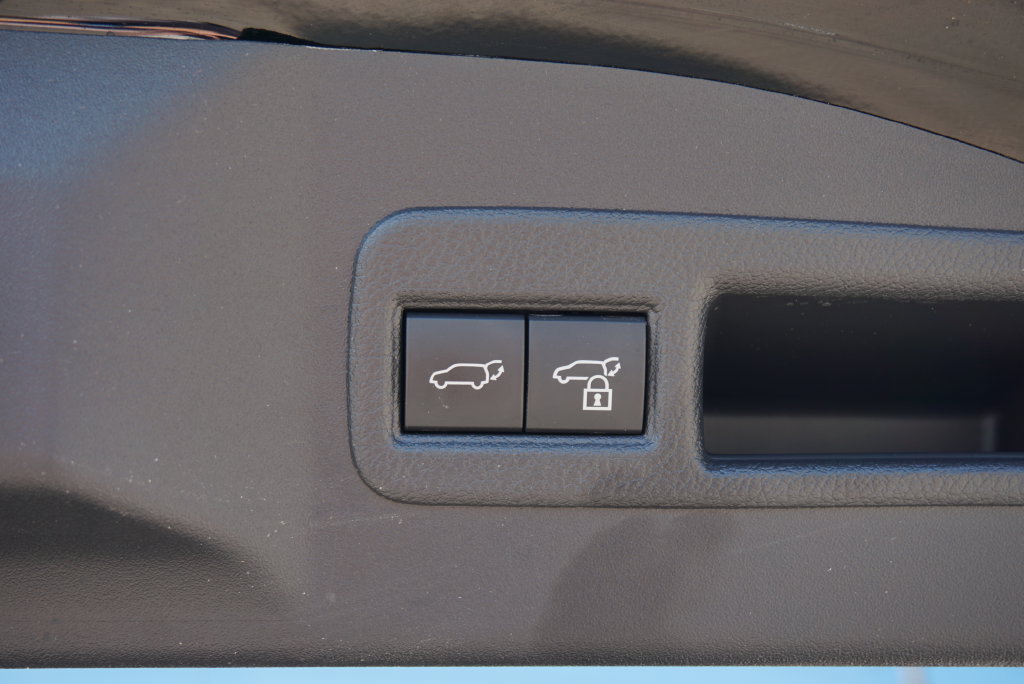Used 2024 Toyota bZ4X FWD image 11