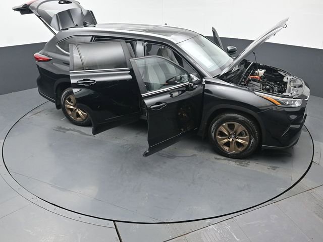 Used 2023 Toyota Highlander Bronze Edition image 54