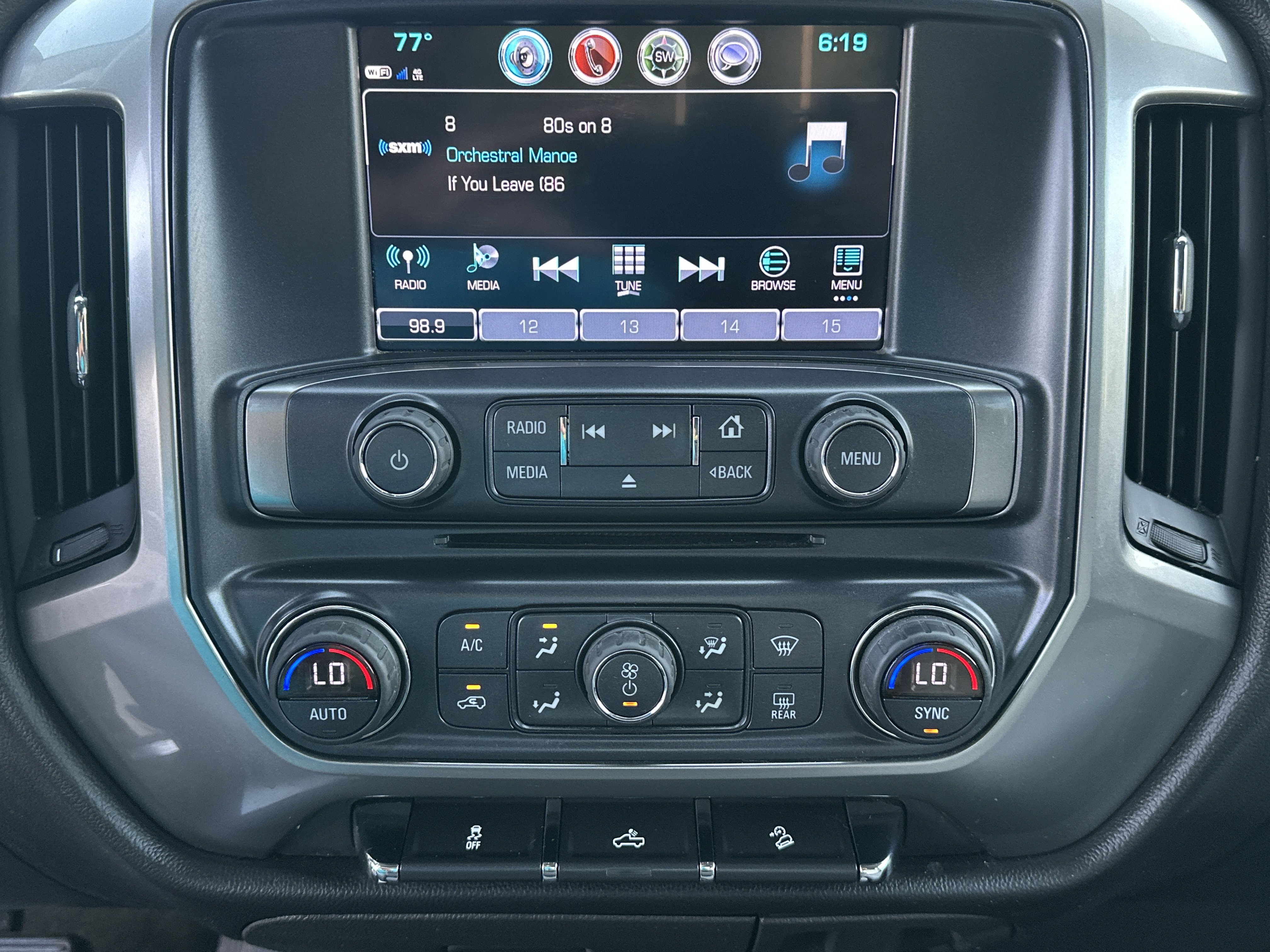 Used 2017 Chevrolet Silverado 1500 LT w/ All Star Edition AWD/4WD image 29