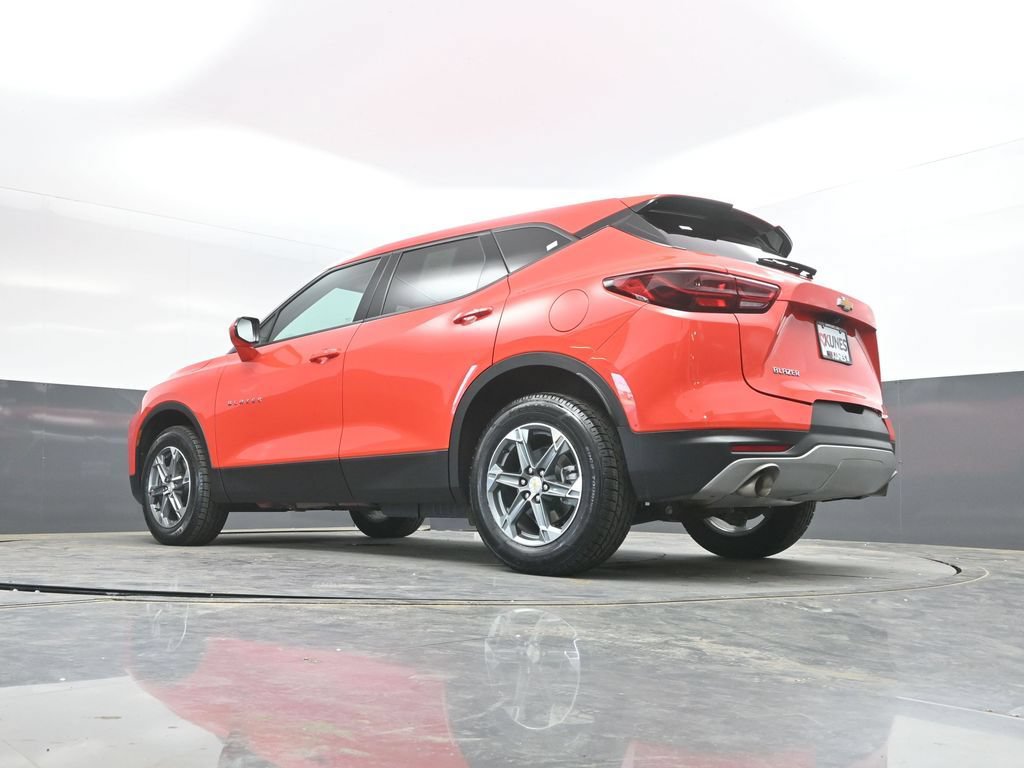 Used 2025 Chevrolet Blazer LT FWD image 35