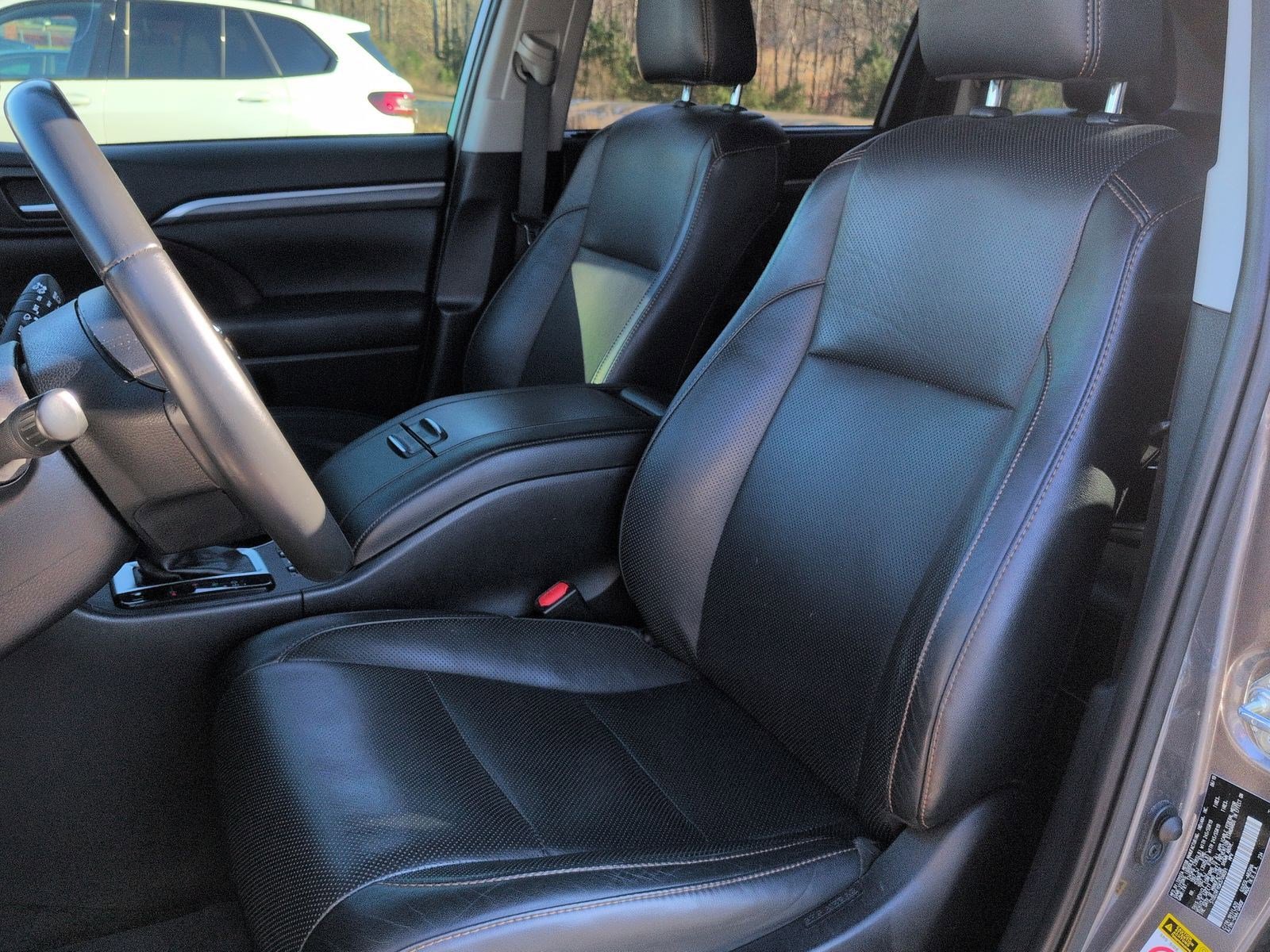 Used 2019 Toyota Highlander Limited image 16