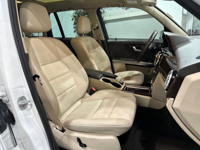 Used 2015 Mercedes-Benz GLK 350 4MATIC image 45