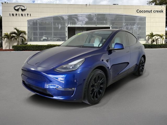 Used 2024 Tesla Model Y Long Range AWD/4WD image 2