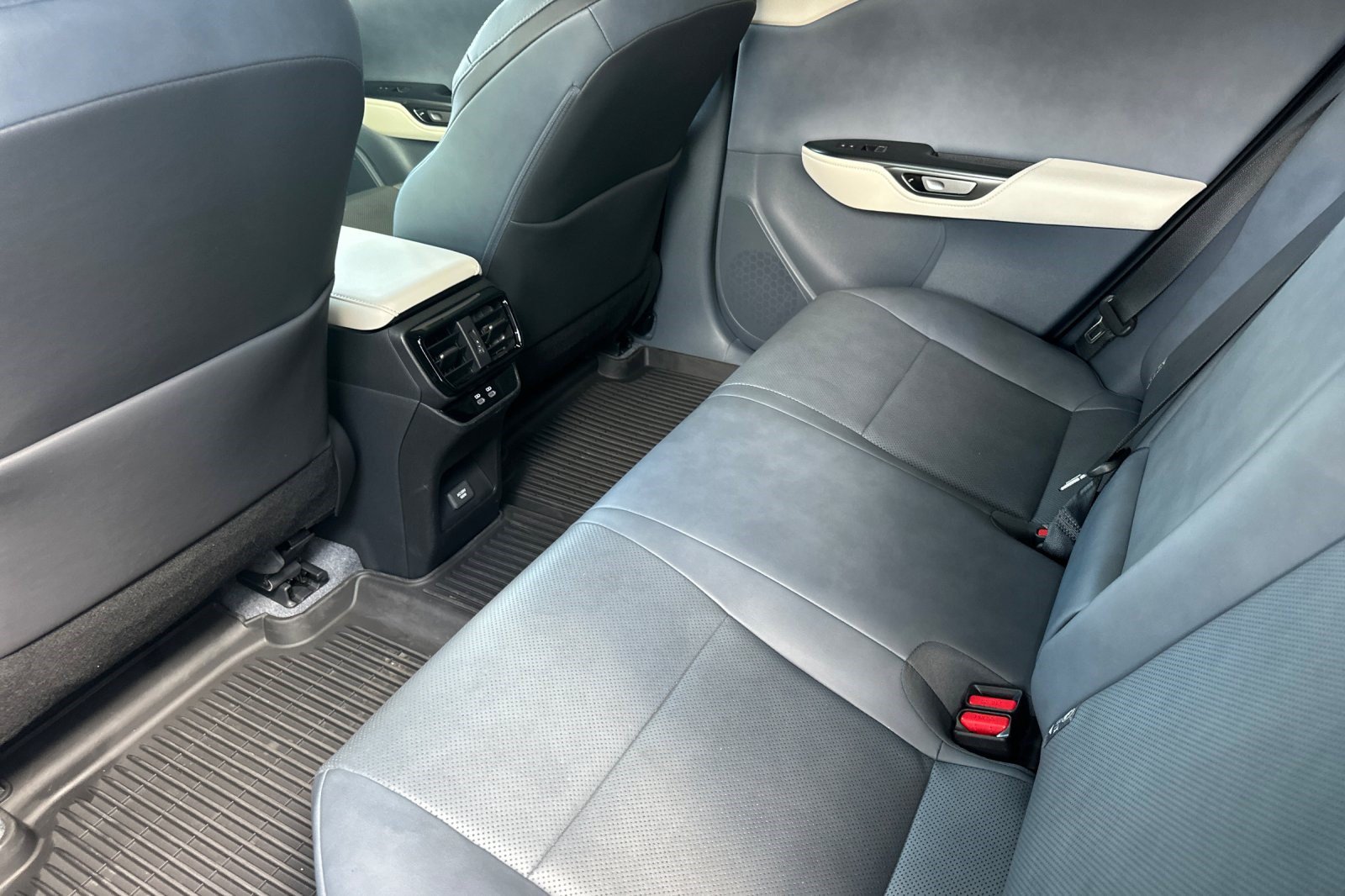 Certified 2023 Lexus RZ 450e Premium w/ Technology Package AWD/4WD image 15