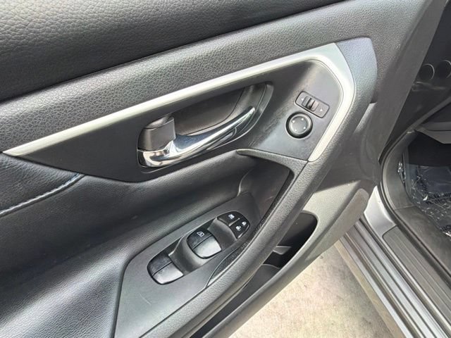 Used 2017 Nissan Altima 2.5 SR FWD image 16