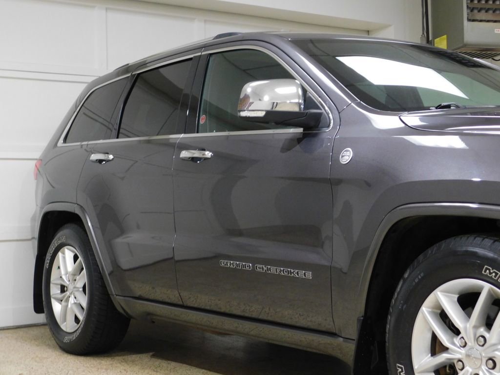 Used 2017 Jeep Grand Cherokee Overland AWD/4WD image 11