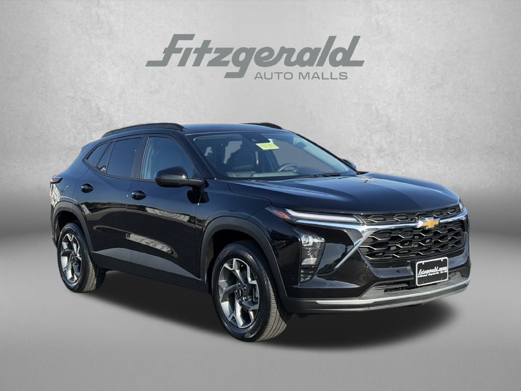 Used 2025 Chevrolet Trax LT