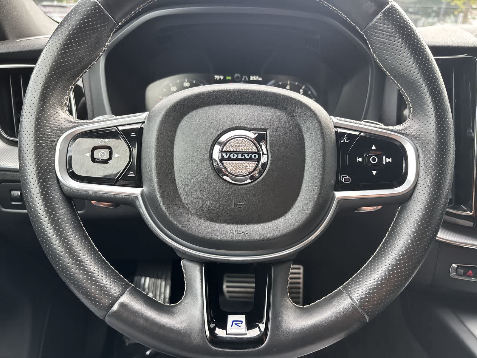 Used 2018 Volvo XC60 T6 R-Design w/ Convenience Package AWD/4WD image 11