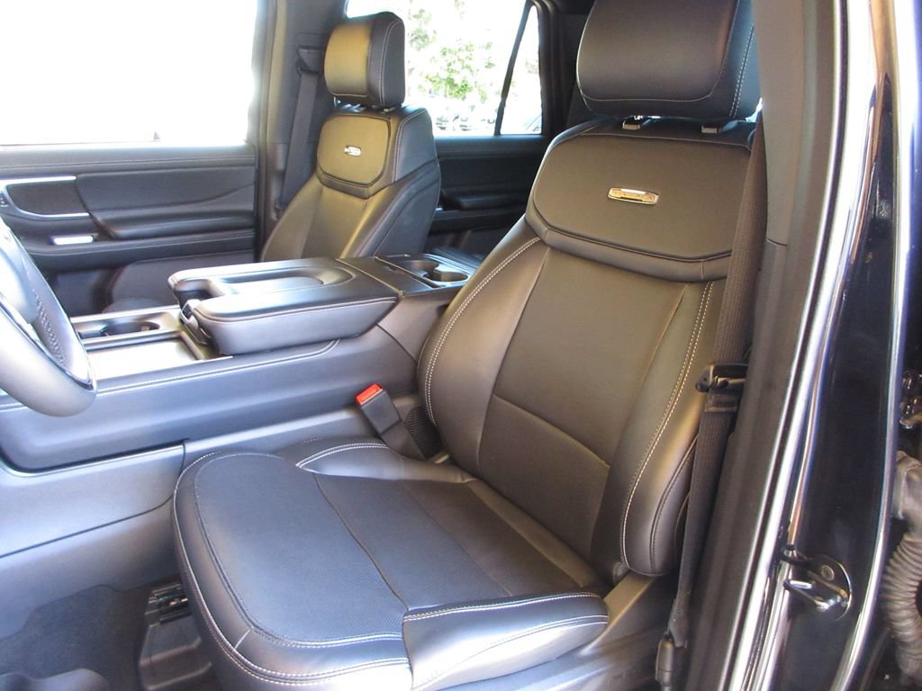 Used 2025 Ford Expedition Max Platinum w/ Stealth Performance Package AWD/4WD image 12