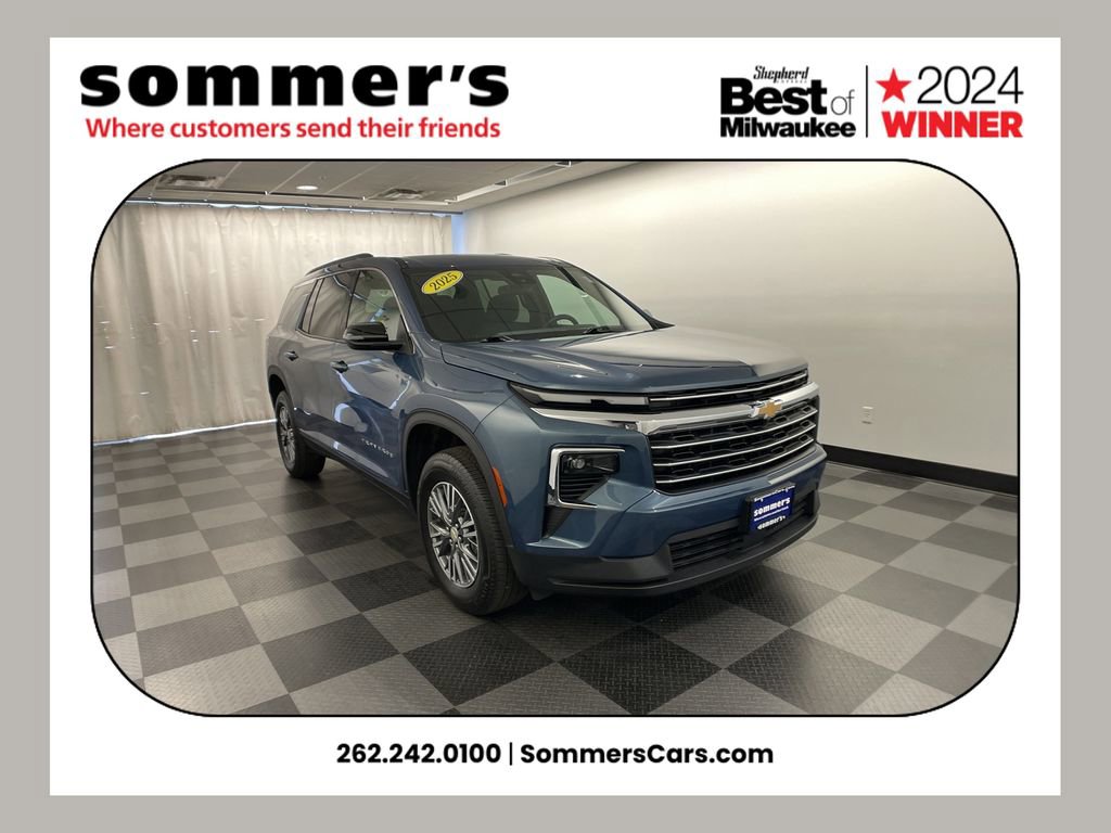 Used 2025 Chevrolet Traverse LT