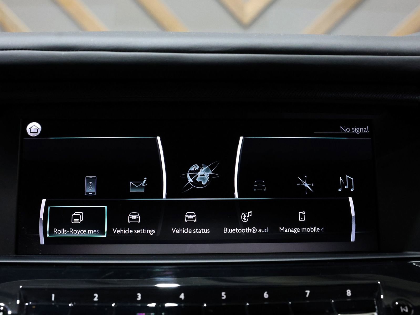Used 2019 Rolls-Royce Cullinan image 18