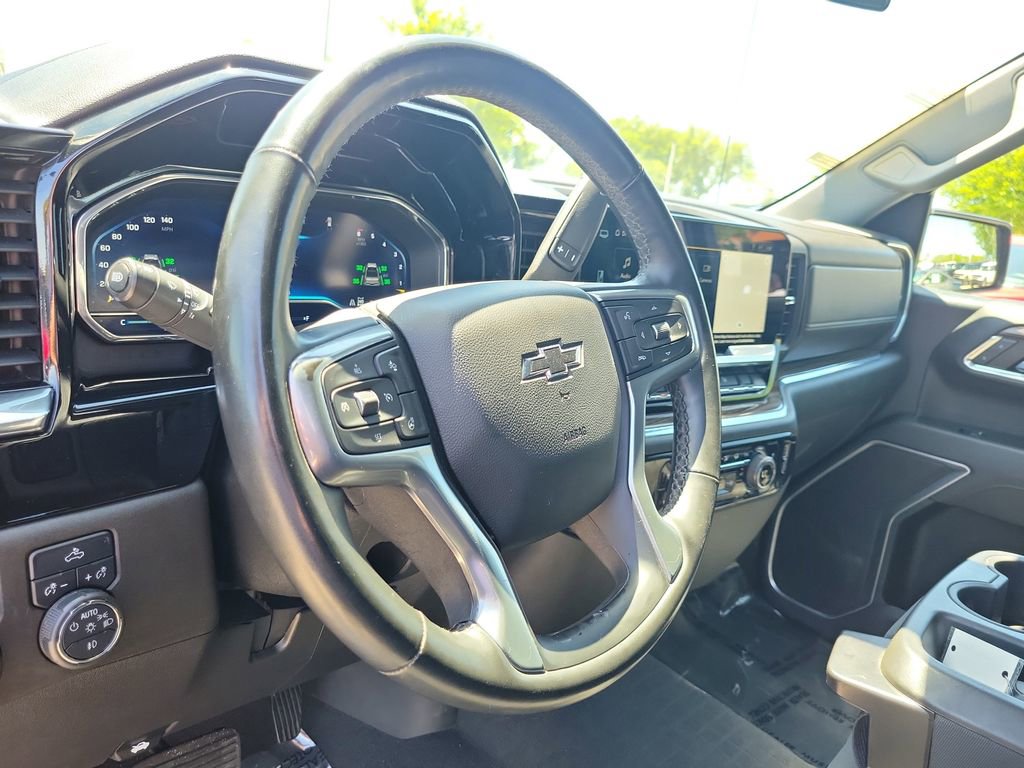 Used 2023 Chevrolet Silverado 1500 RST AWD/4WD image 17