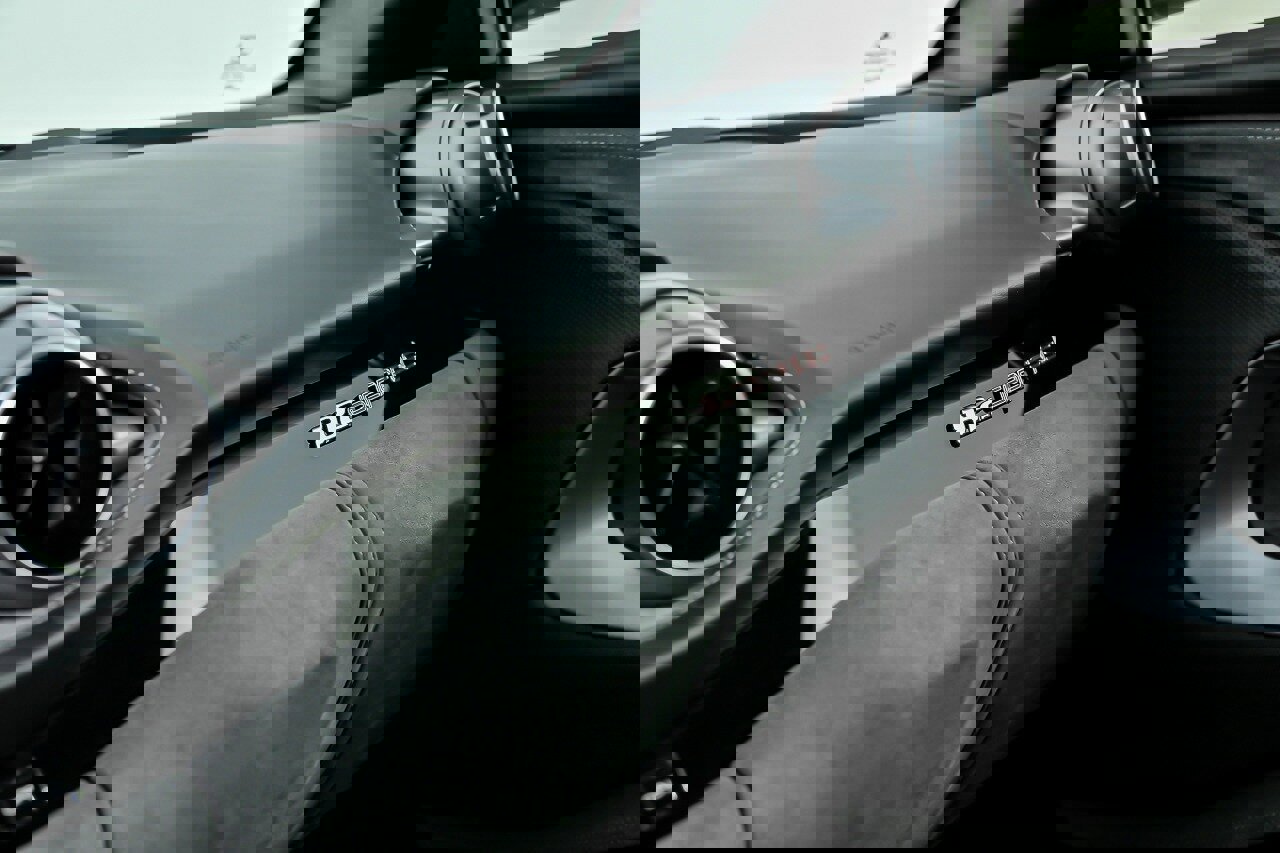 Used 2018 Ferrari 812 Superfast RWD image 34