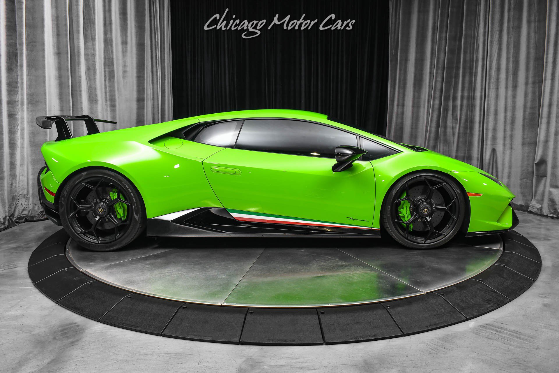 Used 2018 Lamborghini Huracan Performante AWD/4WD image 41